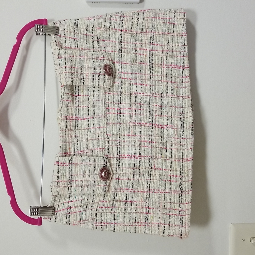 Woven Italian mini skirt 16" waist, 12" length waist to bottom EUC